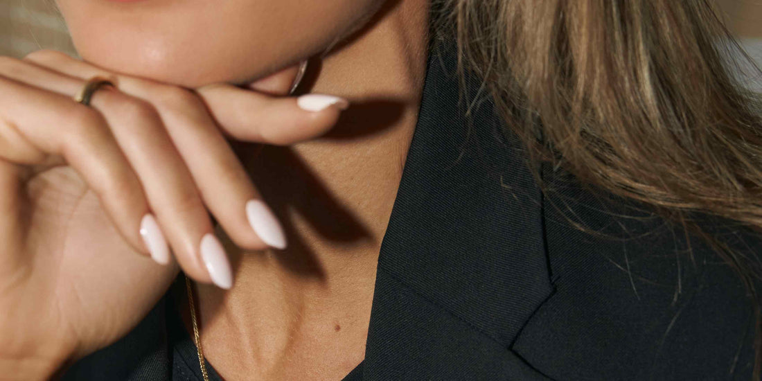 THE ULTIMATE GUIDE TO MANICURE GEL: EVERYTHING YOU NEED TO KNOW