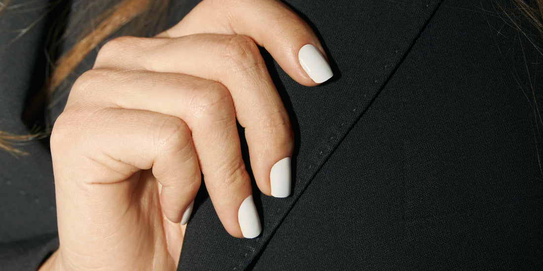 DISCOVER THE BENEFITS OF A GEL NAIL MANICURE